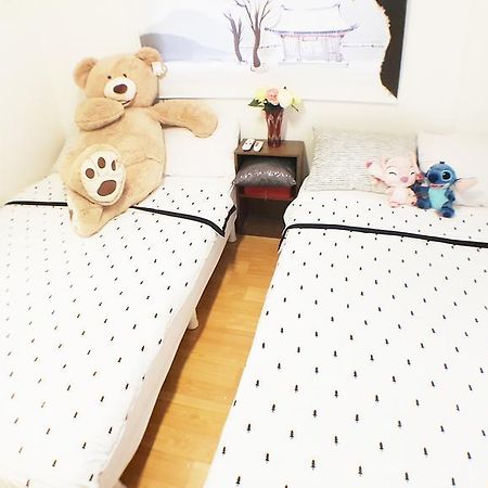 Отель Hongdae Deborah House 1 Сеул Экстерьер фото